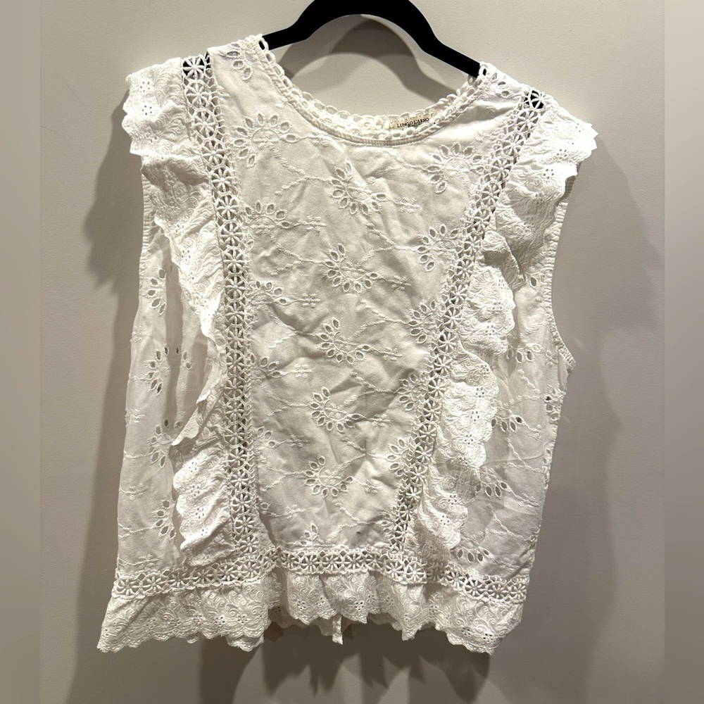 Lingo L’arno White Eyelet Lace Sleeveless Top with ruffles